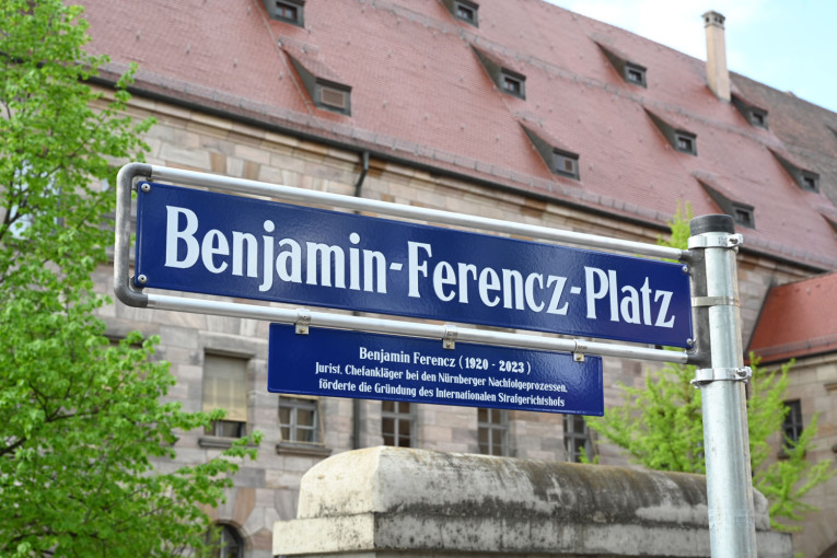 Benjamin-Ferencz-Platz